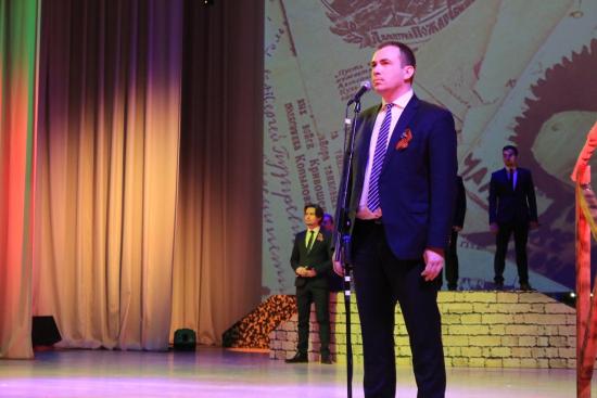 Виталий Перетолчин принял участие в праздничных мероприятиях в честь Дня Победы в Усть-Илимске