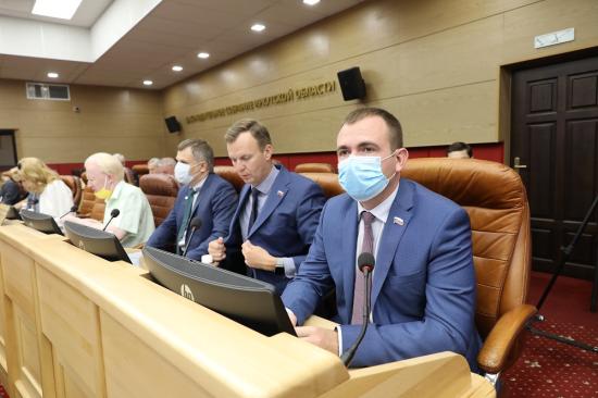 Председателем комитета по госстроительству избран Виталий Перетолчин
