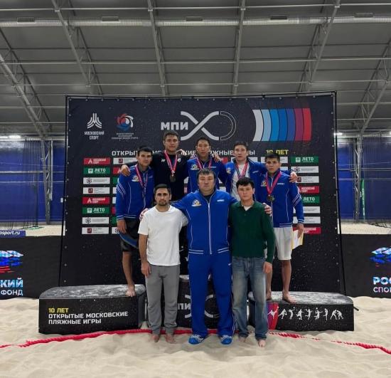Пять медалей выиграли спортсмены Приангарья на чемпионате России по пляжной борьбе