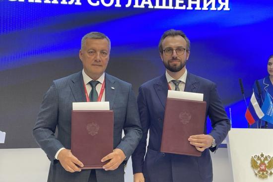 Инвестиционные соглашения с компаниями «Лензолото» и «Фармасинтез» подписало на ПМЭФ правительство Иркутской области