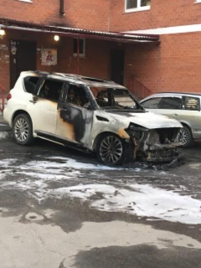 Следователи СКР возбудили уголовное дело по факту поджога автомобиля главы города Шелехов В Шелехове расследуют уголовное дело по факту поджога автомобиля главы города