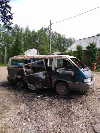 Поджоги 10 автомобилей расследуют в Иркутской области