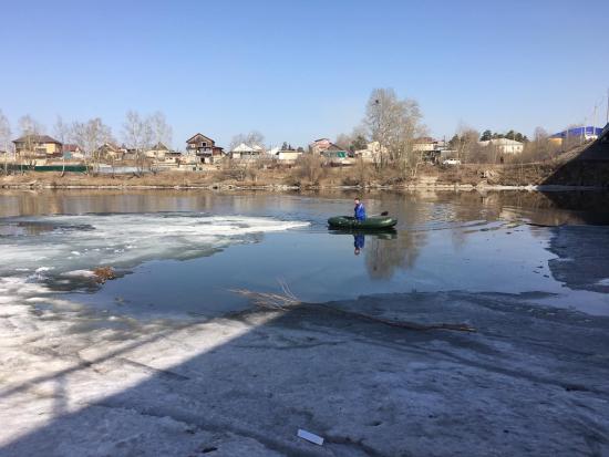 Девочка и спасавший ее молодой мужчина утонули в Ангарске