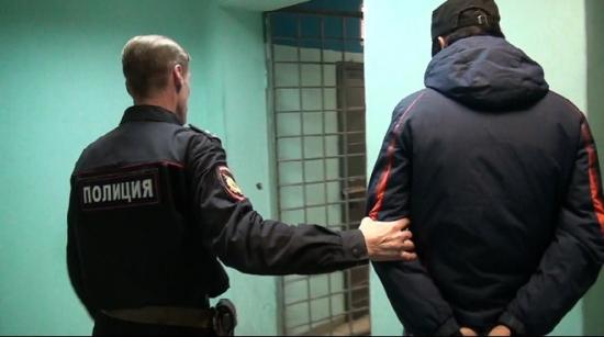 Студент иркутского колледжа занимался вымогательством в течение месяца