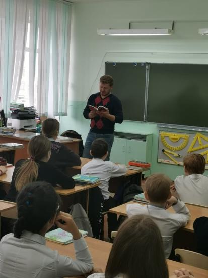 «Урок мужества» для кадетов Братска провёл депутат ЗС Олег Попов