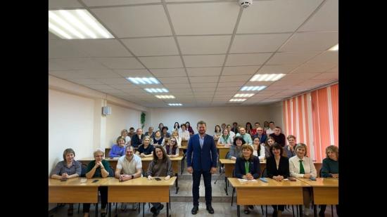 Олег Попов провёл открытые уроки для гимназистов и лицеистов Братска