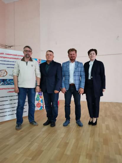 Олег Попов стал первым участником уникального проекта для старшеклассников лицея № 2 Братска