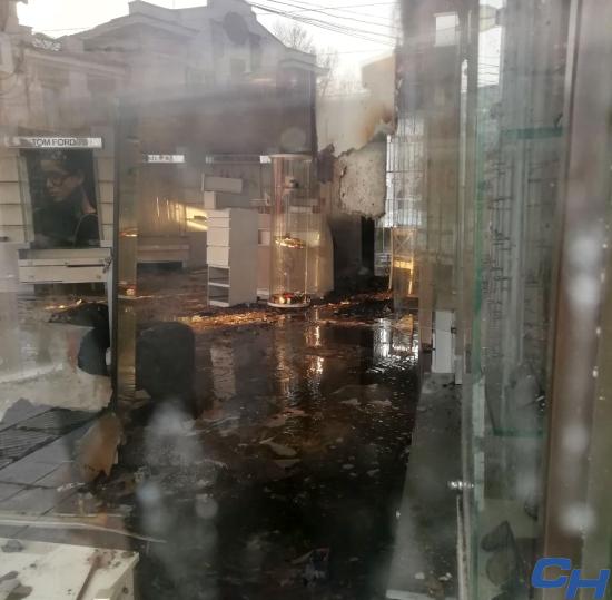 Владельцам помещений в здании ТЮЗа окажут поддержку для восстановления сетей после тушения пожара