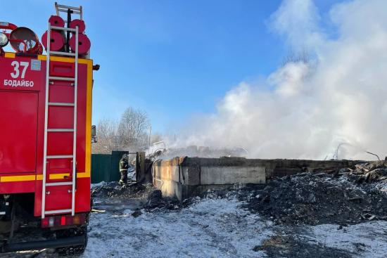 Оставшиеся из-за пожара без квартир жители Бодайбо получили матпомощь