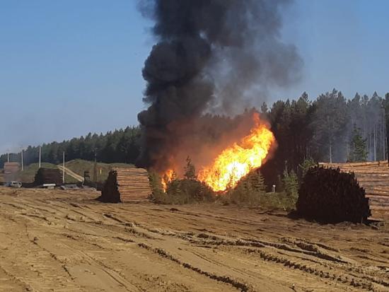 Газопровод загорелся в Усольском районе