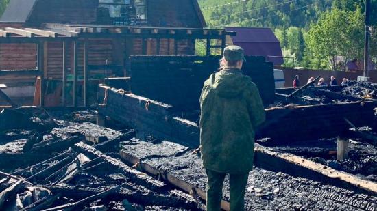 Подросток погиб на пожаре в частном доме в Иркутском районе