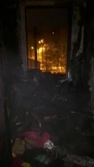 Квартира загорелась в Иркутске от пущенной с улицы петарды