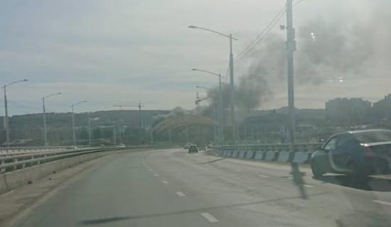 Возгорания произошло на стройплощадке центра по хоккею с мячом в Иркутске