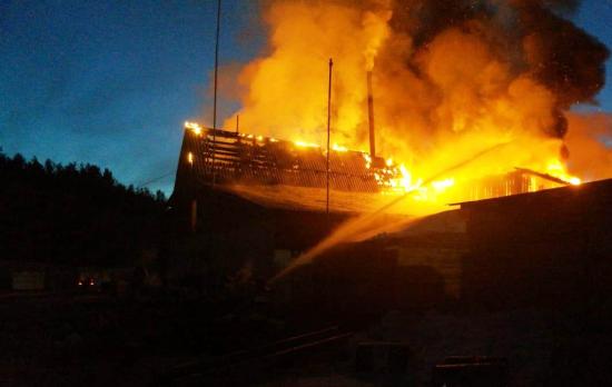 Крупный пожар ликвидировали на пилораме в Киренском районе