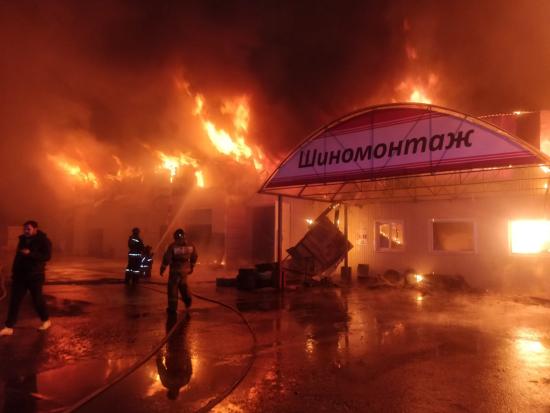 Фото ГУ МЧС по Иркуткой области Автосервис сгорел в Усть-Илимске