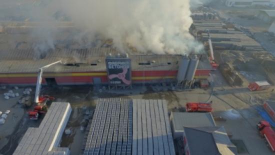 Цех по сборке мебели сгорел в поселке Марково