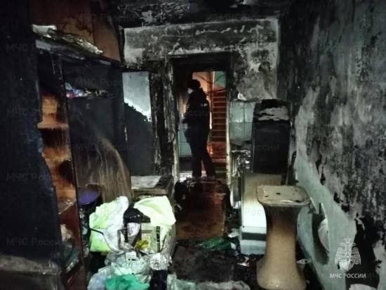 Пожар в пятиэтажном доме на улице Байкальской в Иркутске ликвидировали утром 9 января