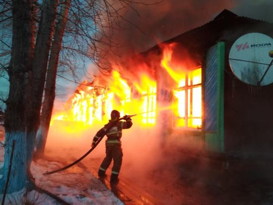Пожар в школе Зиминского района начался со спортзала