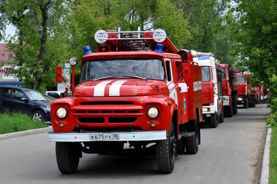 Деревянный дом сгорел в центре Иркутска