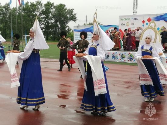 В Иркутске проходят межрегиональные соревнования по пожарно-спасательному спорту среди главных управлений МЧС России по СФО