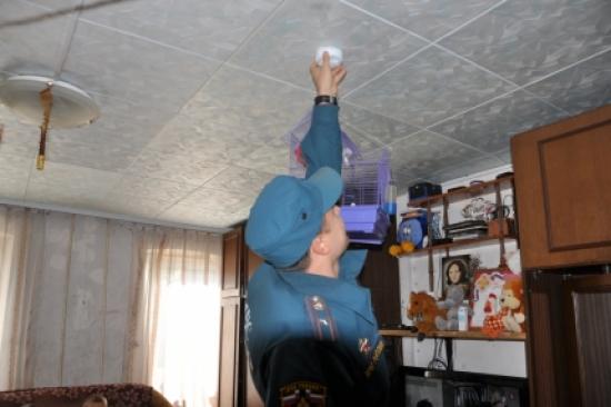 Многодетные семьи Иркутска обеспечат пожарными извещателями