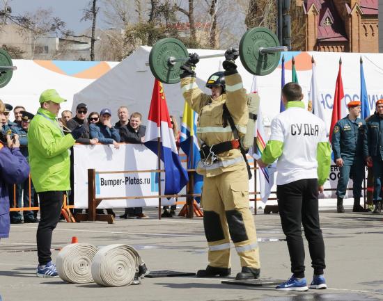 Международный чемпионат по функциональному многоборью пожарных и спасателей проходит в Иркутске