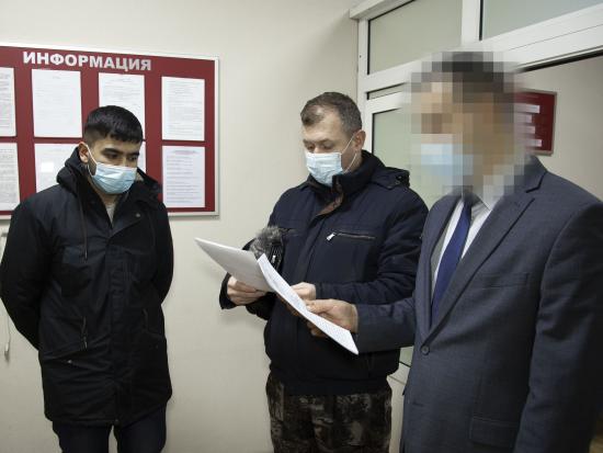 Иностранец в Иркутской области получил предостережение от ФСБ за желание участвовать в незаконной деятельности