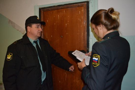 В ожидании судебного решения она была помещена в спецприемник МУ МВД России «Иркутское». На следующий день "алмиентщица" была доставлена в суд Иркутянку задержали за долги по алиментам в размере более 750 тыс. рублей