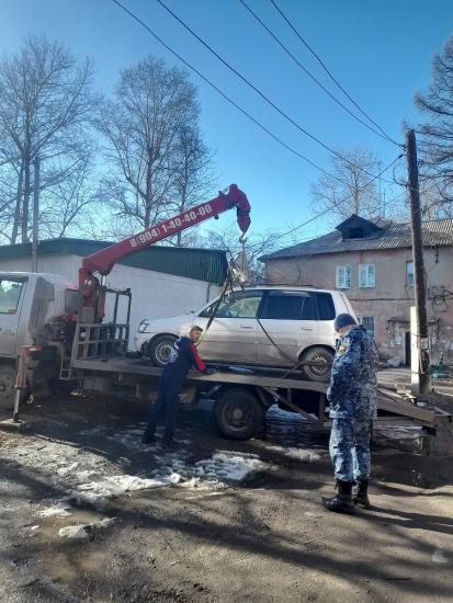 Пять жителей Усолья-Сибирского лишились машин за долги по коммунальным услугам