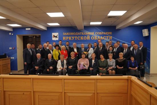 Почетный знак «Признание» вручили в Заксобрании Виктору Круглову и Владимиру Смирнову