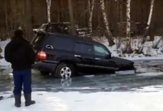 Владельцев двух автомобилей, ушедших под лед на Иркутском водохранилище, привлекут к ответственности