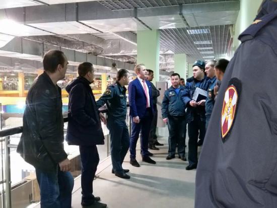 Бездействие и несвоевременное принятие мер, а в некоторых случаях и вовсе отсутствие каких-либо мер к правонарушителям, установлены прокурорами в региональных управлениях МЧС России В Сибири по итогам проверок на объектах с массовым пребыванием людей выявлено более 21 тыс. нарушений