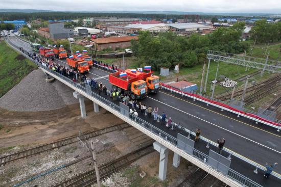 Жители Иркутска начали обкатывать отремонтированный путепровод на станции Батарейная