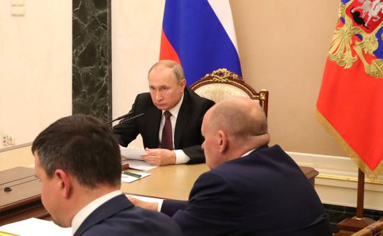 Владимир Путин назвал странным, что КЧС Иркутской области возглавляет не губернатор