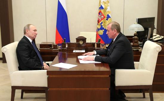 Встреча была запланирована и посвящена результатам работы в регионе за 2017 год по экономическим и социальным показателям, в том числе исполнению Указов президента Владимир Путин провел рабочую встречу с губернатором Сергеем Левченко