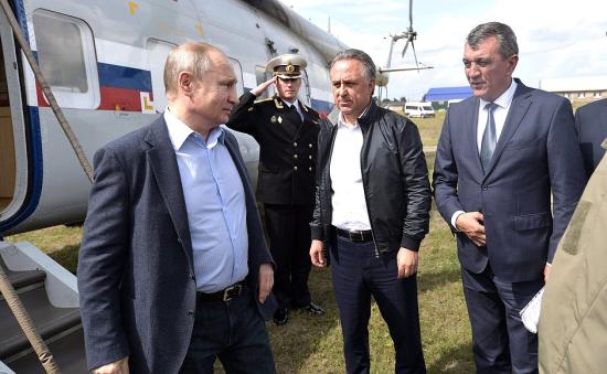 Президент России Владимир Путин посетил в Тулуне пункт размещения граждан