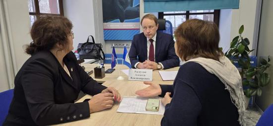 Проект аквапарка на острове Конный в Иркутске представили в ходе приёма населения депутатом ЗС Алексеем Распутиным