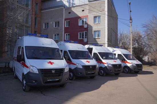 Фонд Олега Дерипаски передал больницам Иркутской области новые машины скорой помощи