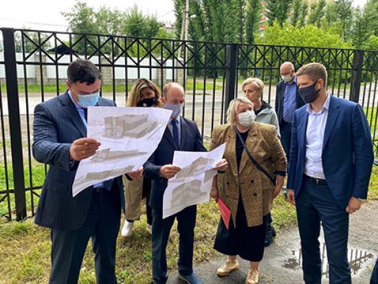 Ход ремонта улицы Сибирских Партизан проверили в Иркутске