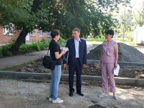 Благоустройство дворов проверили в Октябрьском округе Иркутска