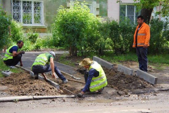 Ремонт девяти дворов завершают в Свердловском округе Иркутска