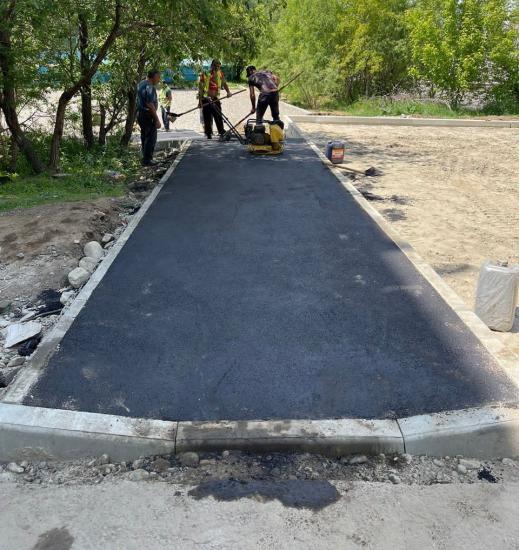 Благоустройство шести дворов завершают в Свердловском округе Иркутска