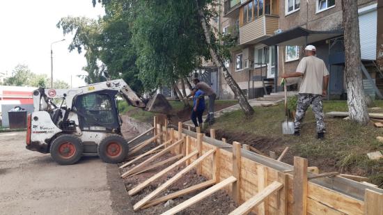 В Братске завершаются работы по благоустройству дворов