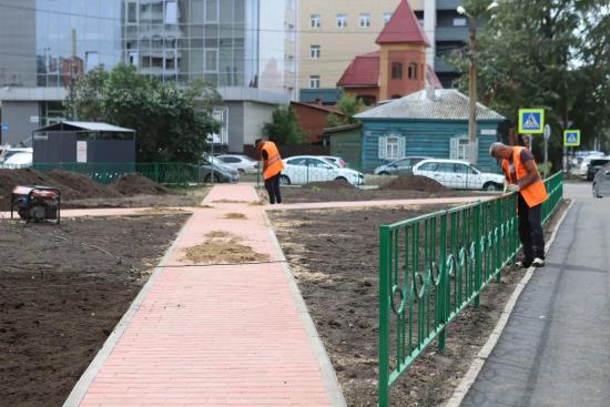 Благоустройство дворов проверил мэр Иркутска Руслан Болотов