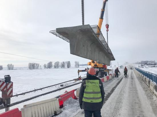 Мост через реку Тангуйка ремонтируют в Братском районе