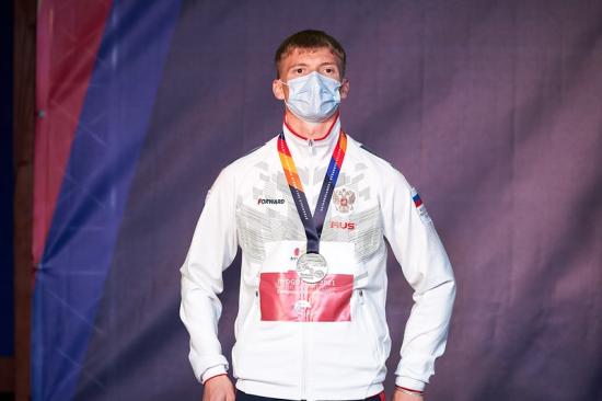 Саянский легкоатлет выиграл золотую и серебряную медали на чемпионате Европы по спорту слепых