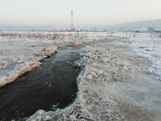 В Шелеховском районе ликвидировали опасность подтопления жилых домов
