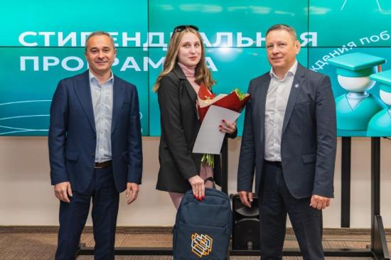 Сотрудница ИркАЗа будет получать стипендию РУСАЛа и Эн+
