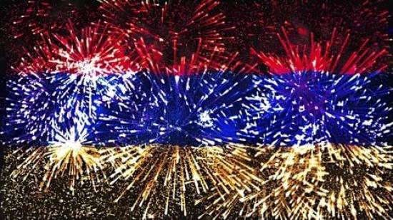 Для того, чтобы, наблюдая за пиротехнической частью программы, услышать звуковую, нужно будет настроить приемники на волну иркутской радиостанции МСМ или скачать их мобильное приложение На День Победы в Иркутске покажут музыкальное пиротехническое шоу