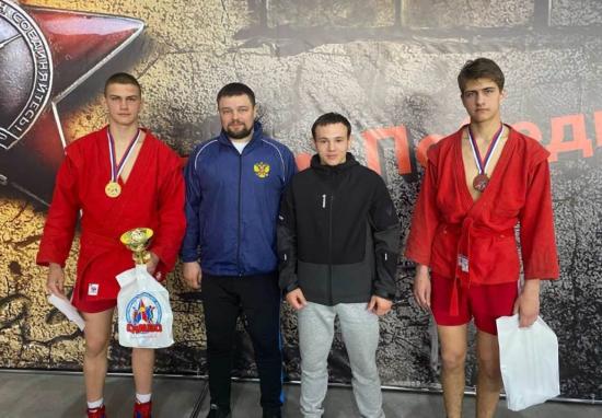 Самбисты Приангарья завоевали три медали на Кубке мэра Новосибирска
